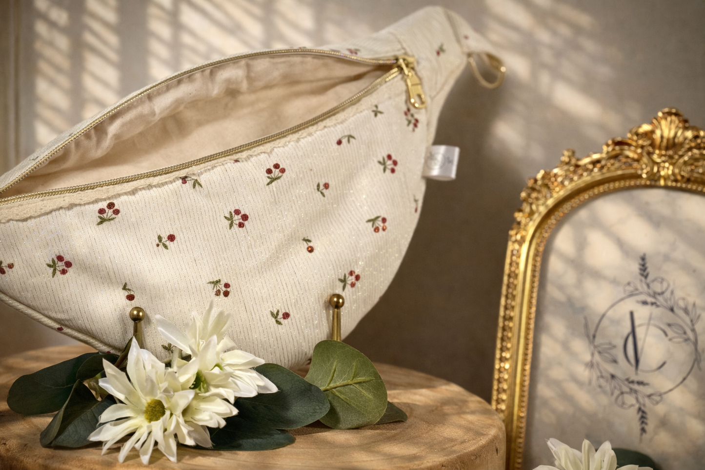 Sac banane Cherry - Élégance & praticité